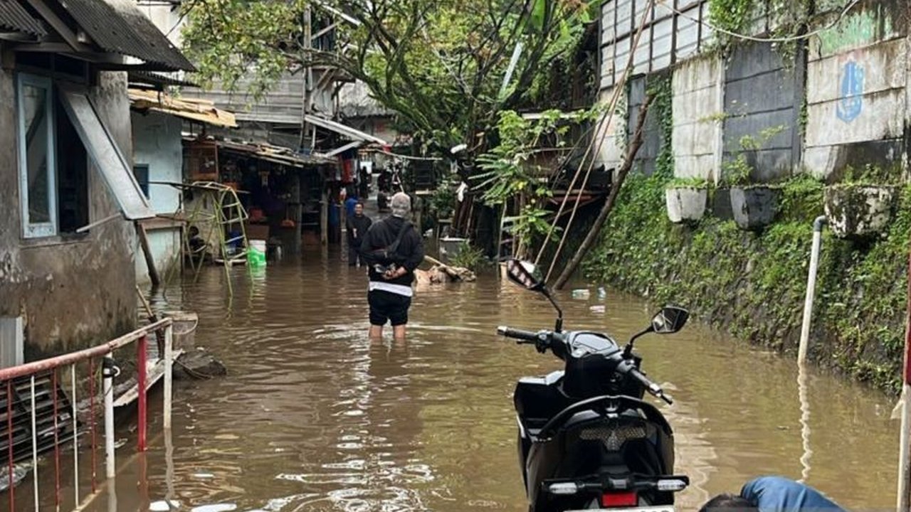 Banjir Jakarta kembali melanda sejumlah wilayah di Jakarta Selatan, memaksa puluhan warga Cilandak Timur dan Bintaro mengungsi. Badan Penanggulangan Bencana Daerah (BPBD) DKI Jakarta bergerak cepat menangani dampak banjir.