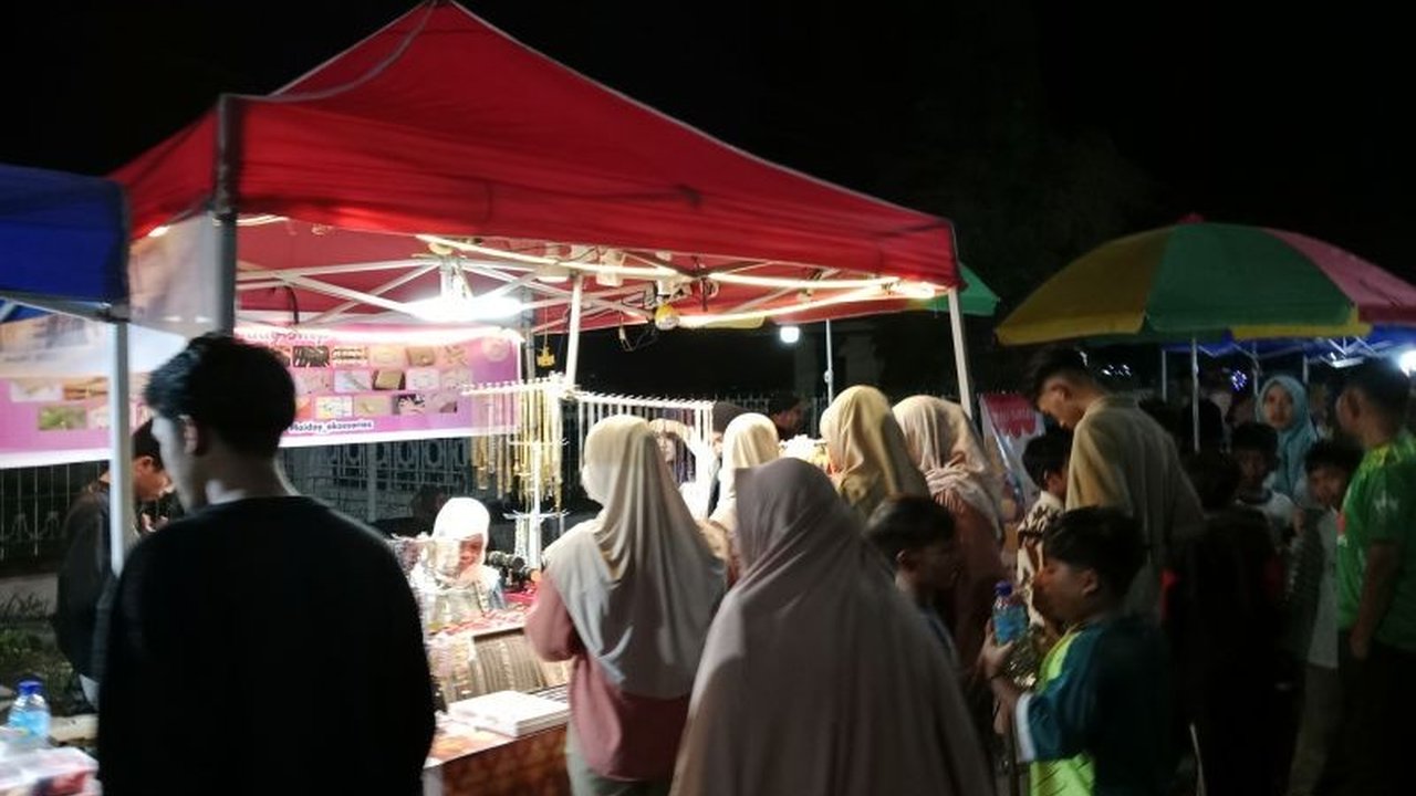 Satpol PP Lombok Tengah memperketat Pengawasan Warung Nasi Ramadhan yang buka pada siang hari untuk menjaga kenyamanan ibadah selama bulan suci, dengan tindakan tegas bagi pelanggar.