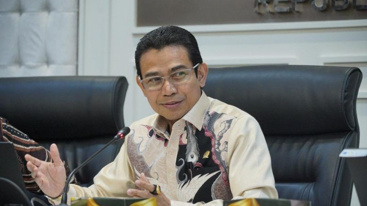 Anggota Komisi VII DPR RI mendesak pemerintah untuk memastikan stabilitas harga pangan jelang Lebaran, mengantisipasi lonjakan permintaan yang berpotensi memicu inflasi dan mengganggu ekonomi UMKM.