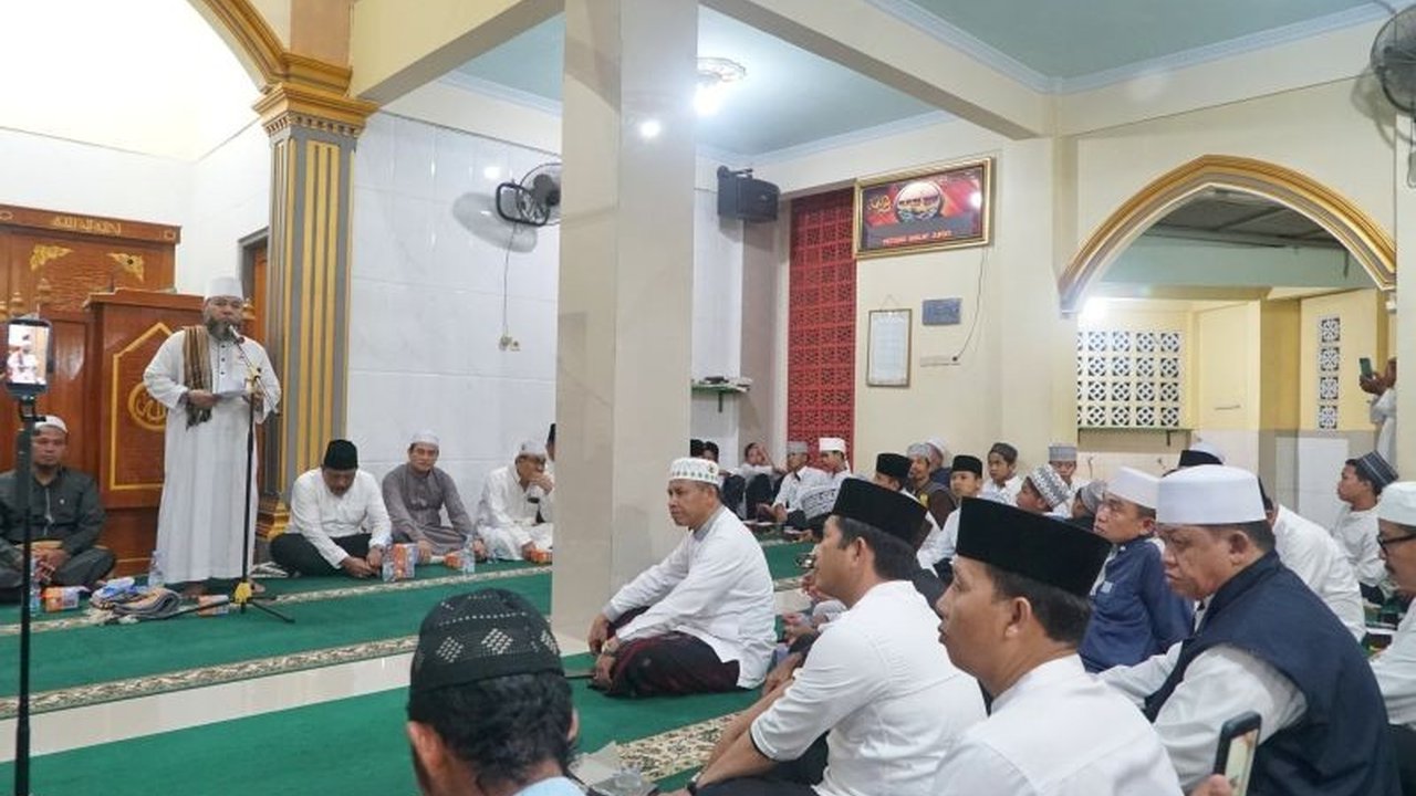 Dalam momentum Safari Ramadhan, Gubernur Bengkulu Helmi Hasan mengajak masyarakat untuk memperkuat Persatuan dan Kesatuan Bengkulu sebagai fondasi utama pembangunan daerah yang maju dan sejahtera.