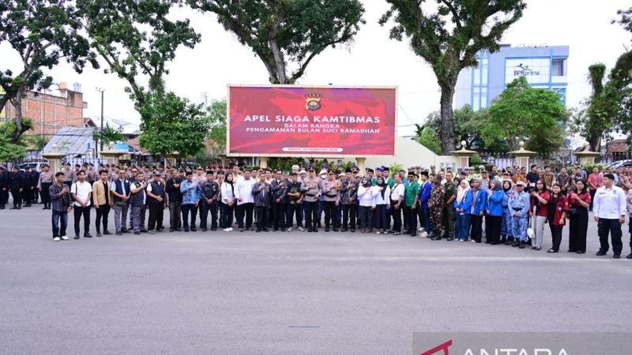 Kapolda Jambi Irjen Pol Krisno H Siregar menegaskan Jaminan Keamanan Ramadhan Jambi selama bulan suci, memastikan stabilitas harga pangan dan ketertiban masyarakat tetap kondusif.