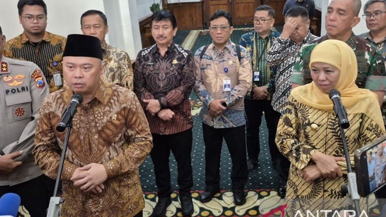 Kementerian Perhubungan memproyeksikan sekitar 144 juta orang akan melakukan Mudik Lebaran 2026. Berbagai strategi disiapkan untuk mengantisipasi lonjakan pemudik dan memastikan kelancaran perjalanan.