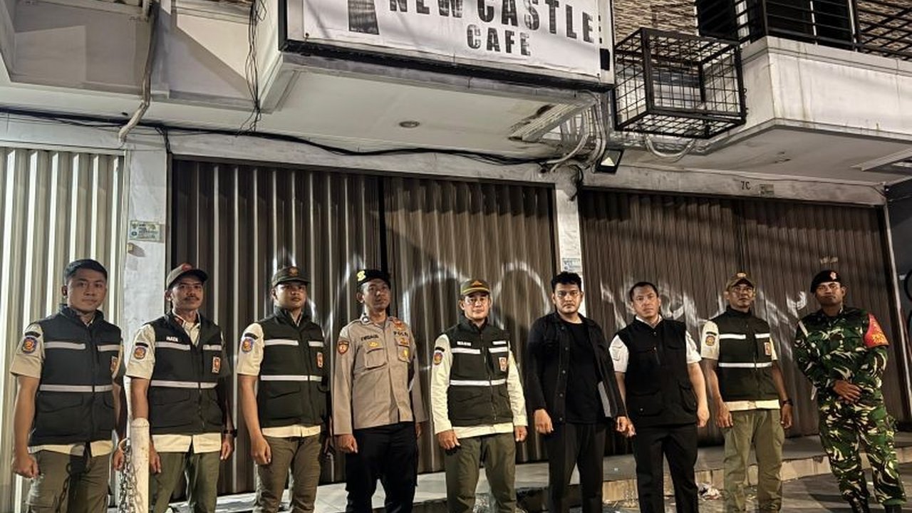 Satpol PP Jakarta Barat membentuk tim khusus beranggotakan 35 orang untuk memperketat Pengawasan Hiburan Malam Ramadhan, memastikan kepatuhan jam operasional sesuai aturan Pemprov DKI Jakarta.