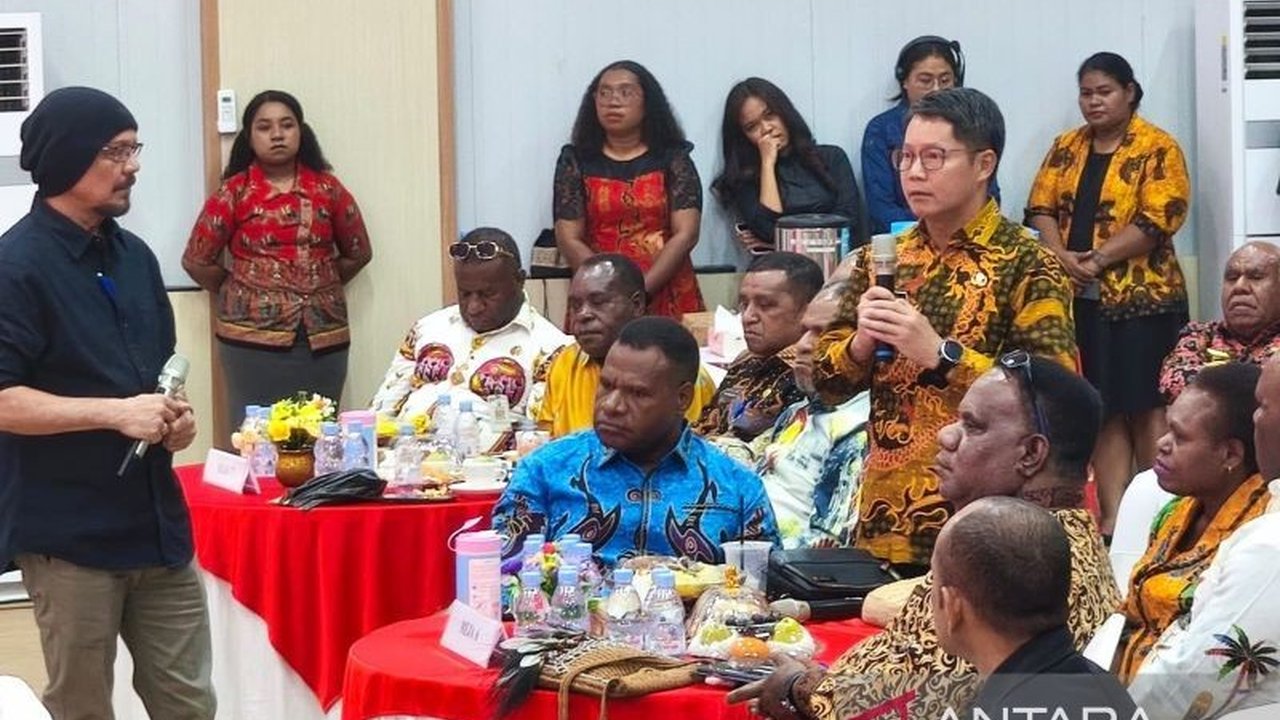 Pemerintah Provinsi Papua Tengah meluncurkan program bayi tabung gratis sebagai langkah strategis untuk menjaga pertumbuhan populasi Orang Asli Papua (OAP) yang menurun, sekaligus meningkatkan kesehatan reproduksi masyarakat.
