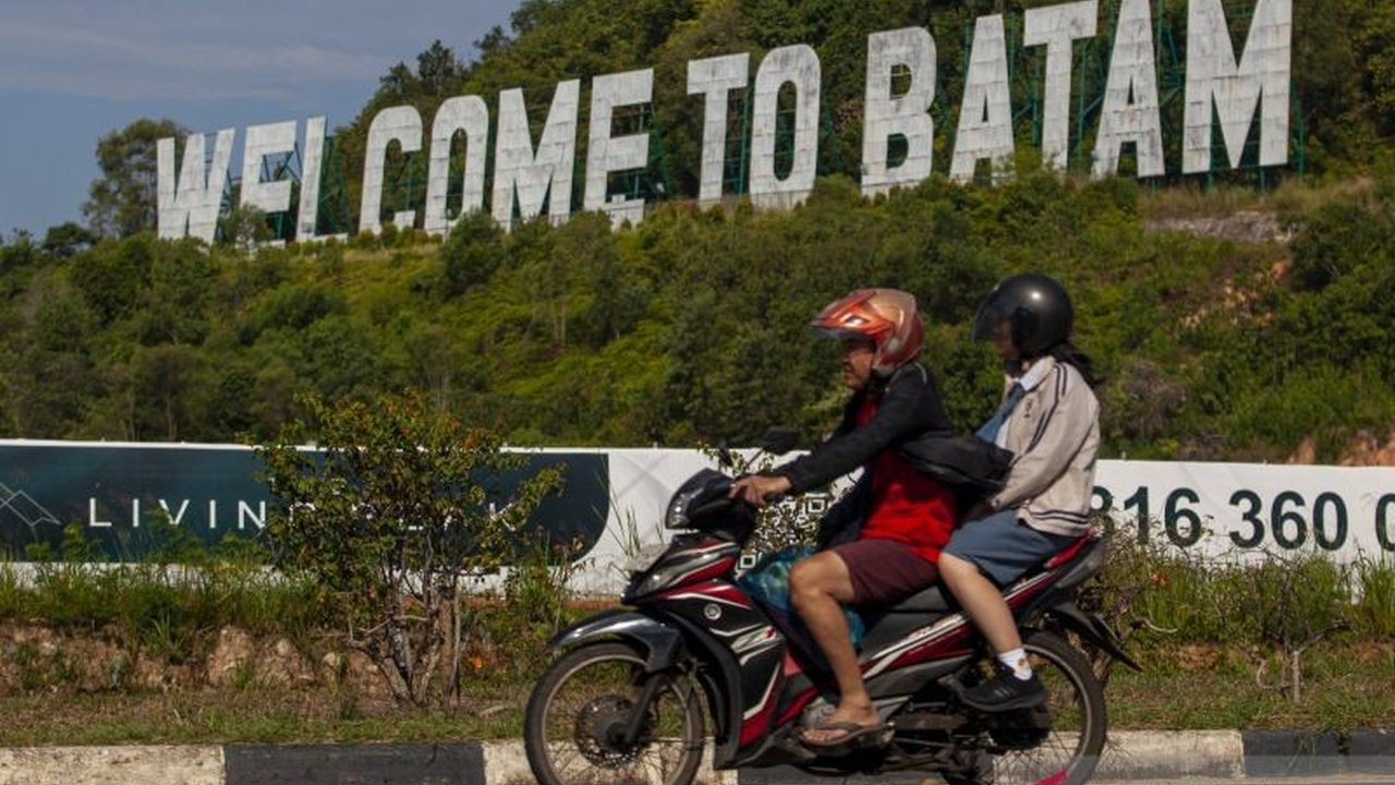 ASTINDO desak pemerintah prioritaskan perbaikan infrastruktur pariwisata demi kenyamanan wisatawan libur Lebaran 2026. Soroti jalan rusak dan keamanan, kunci daya saing pariwisata nasional.
