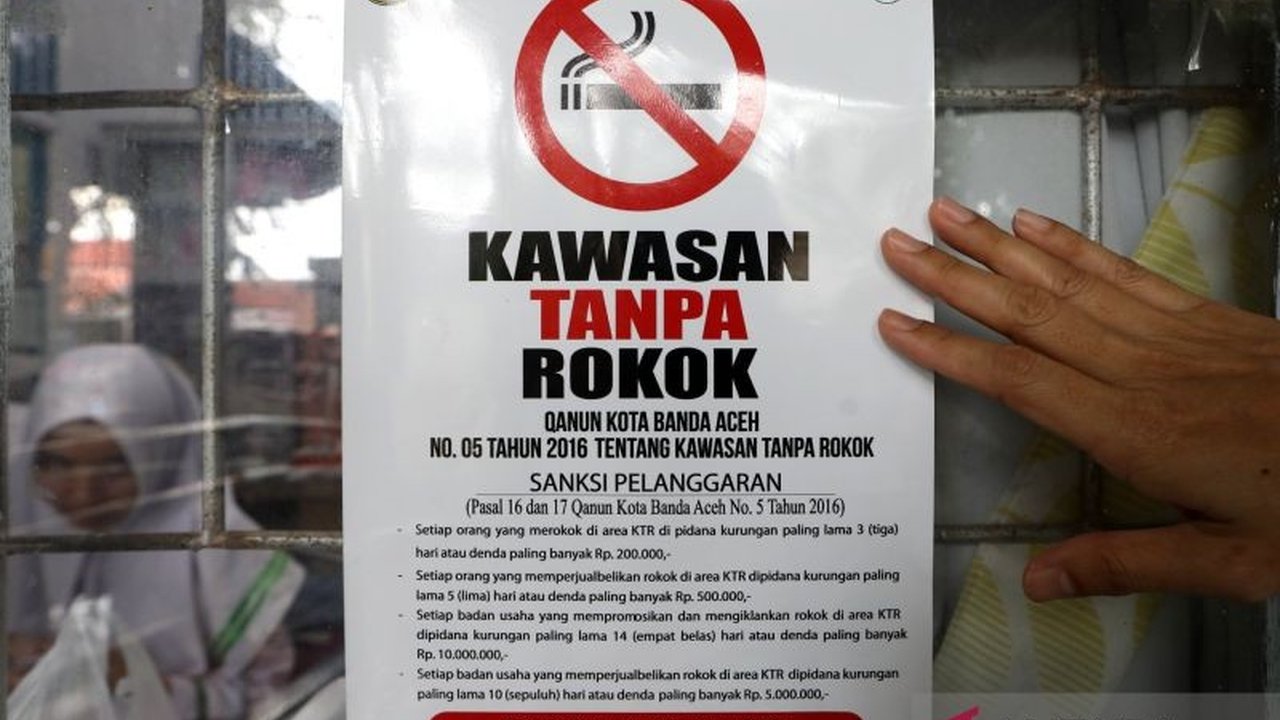 Implementasi Perda KTR DKI Jakarta Nomor 7 Tahun 2025 perlu kehati-hatian. Pengamat dan pelaku UMKM khawatir aturan ini membebani ekonomi, butuh solusi seimbang.