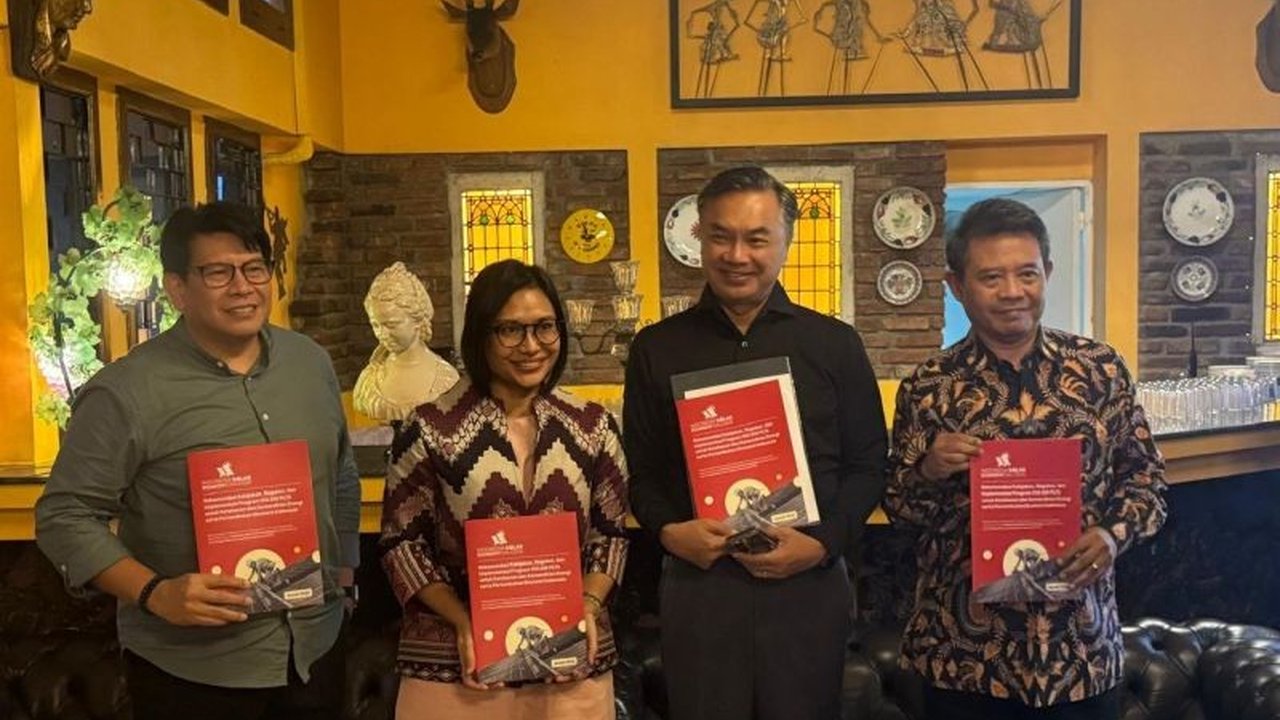 Foreign Policy Community of Indonesia (FPCI) mengajukan lima rekomendasi strategis kepada pemerintah untuk mempercepat pembangunan Pembangkit Listrik Tenaga Surya (PLTS) berkapasitas 100 GW, demi ketahanan energi dan pertumbuhan ekonomi nasional.