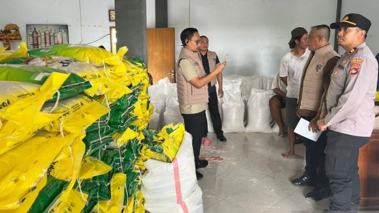 Satgas Saber Pangan Polda NTB berhasil membongkar praktik manipulasi beras subsidi Bulog yang dijual tidak sesuai label dan mutu, mengamankan satu pelaku dan sejumlah barang bukti yang signifikan.