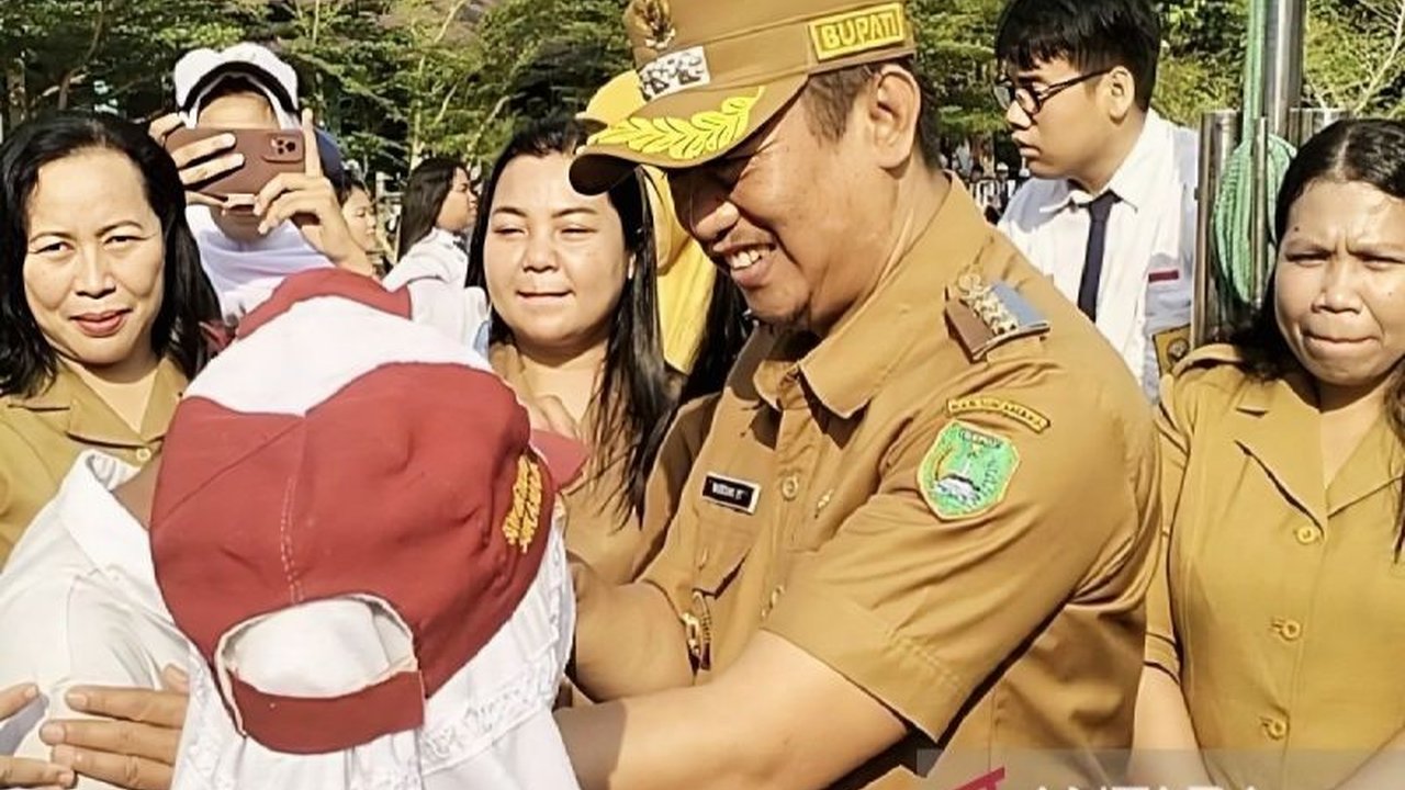 Pemerintah Pusat, melalui koordinasi dengan Kementerian Sosial, akan memulai Pembangunan Sekolah Rakyat Sukamara tahap ketiga pada Oktober 2026, sebuah langkah strategis untuk pemerataan dan peningkatan kualitas pendidikan di daerah.
