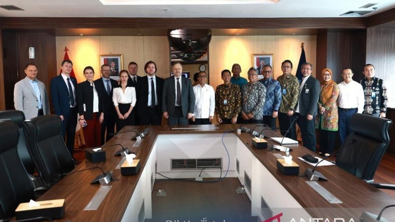 Kementerian Pendidikan Tinggi, Sains, dan Teknologi (Kemdiktisaintek) menjajaki kolaborasi riset dan pendidikan dengan Bauman Moscow State Technical University (BMSTU) Rusia, membuka peluang beasiswa dan program doktor yang menarik bagi talenta Indonesia.