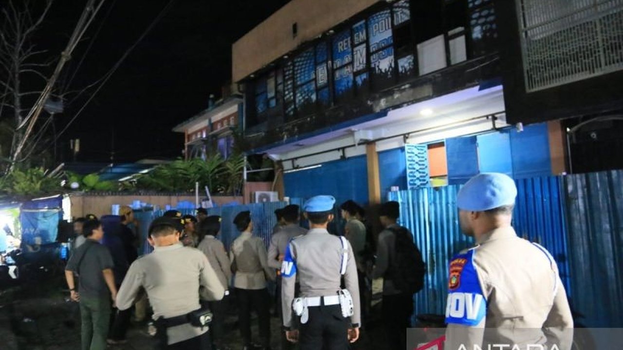 Polda Papua Barat memastikan Kamtibmas tetap kondusif selama Ramadhan 1447 Hijriah melalui Operasi Pekat Mansinam I 2026, menekan penyakit masyarakat demi kenyamanan beribadah umat Islam.