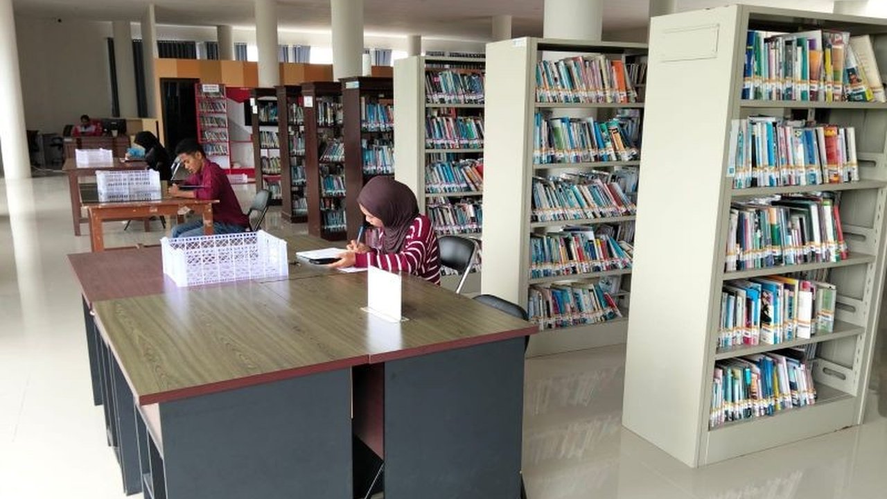 Dinas Kearsipan dan Perpustakaan Kota Mataram memastikan layanan perpustakaan tetap beroperasi normal selama Ramadhan 1447 H, mengantisipasi peningkatan minat baca masyarakat terhadap literatur keagamaan.
