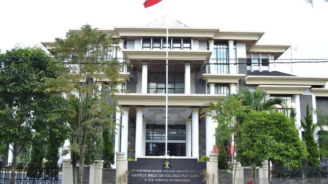 Majelis Pengawas Daerah Notaris (MPDN) Kota Pontianak mengusulkan pemberian sanksi bagi notaris yang terbukti melanggar administrasi kenotarisan, demi menjaga integritas jabatan notaris dan kepastian hukum.