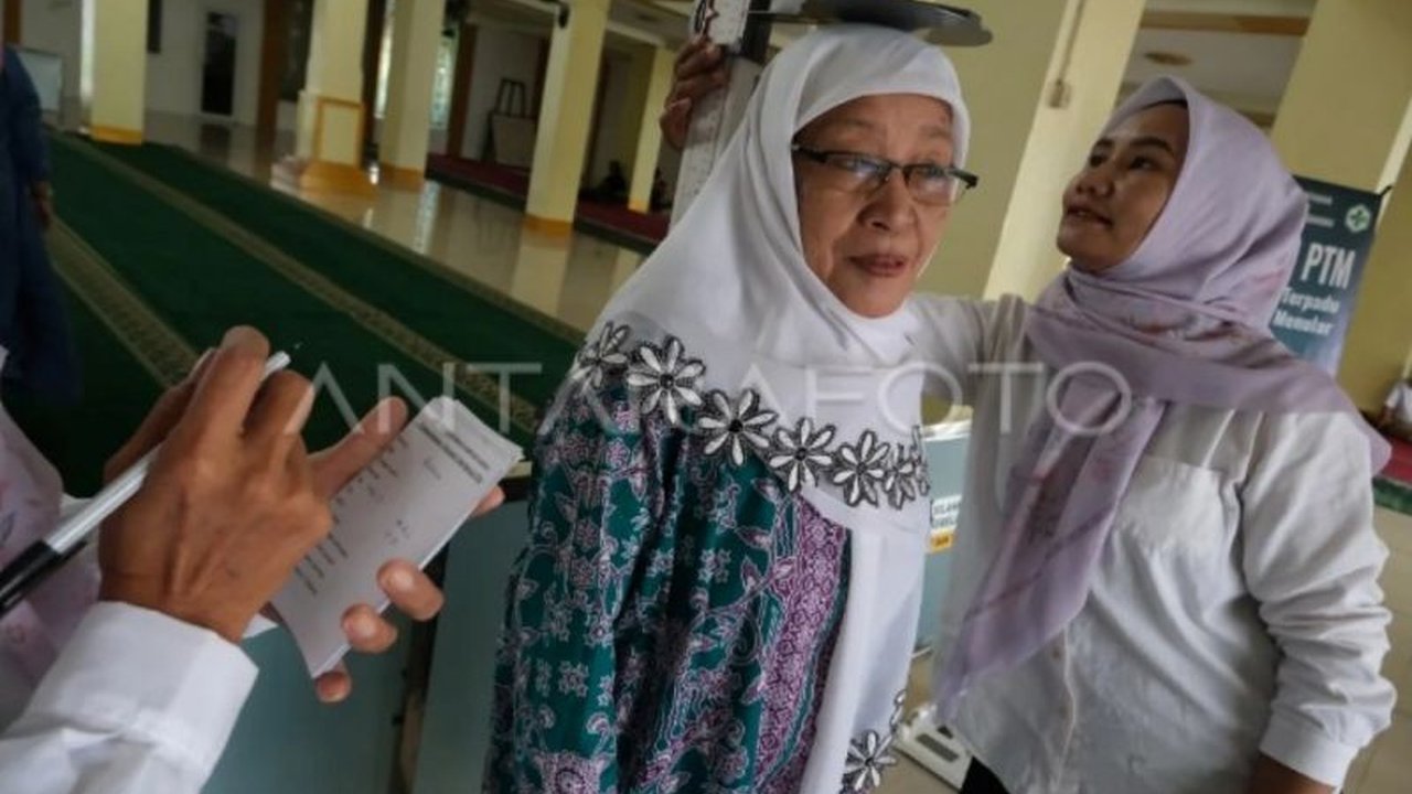 Kementerian Kesehatan (Kemenkes) menyoroti urgensi intervensi menyeluruh kesehatan lansia, didukung temuan Cek Kesehatan Gratis (CKG) dan studi Health, Aging, and Retirement in Thailand (HART). Pendekatan multisektoral sangat dibutuhkan untuk menjaga kual