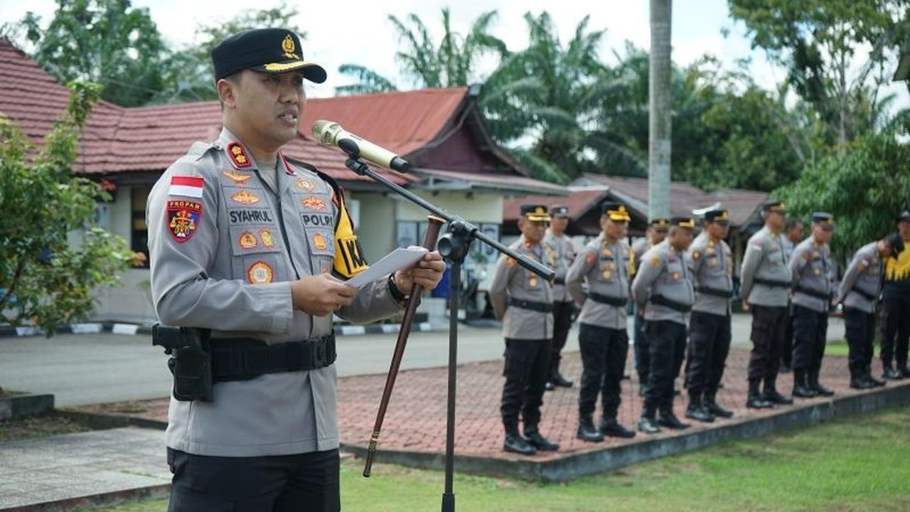 Kapolres Bengkayang AKBP Syahirul Awab menunjukkan komitmen kuat dengan menegaskan sanksi tegas bagi anggota Polri yang terlibat narkoba atau judi online, demi menjaga integritas institusi dan kepercayaan publik.