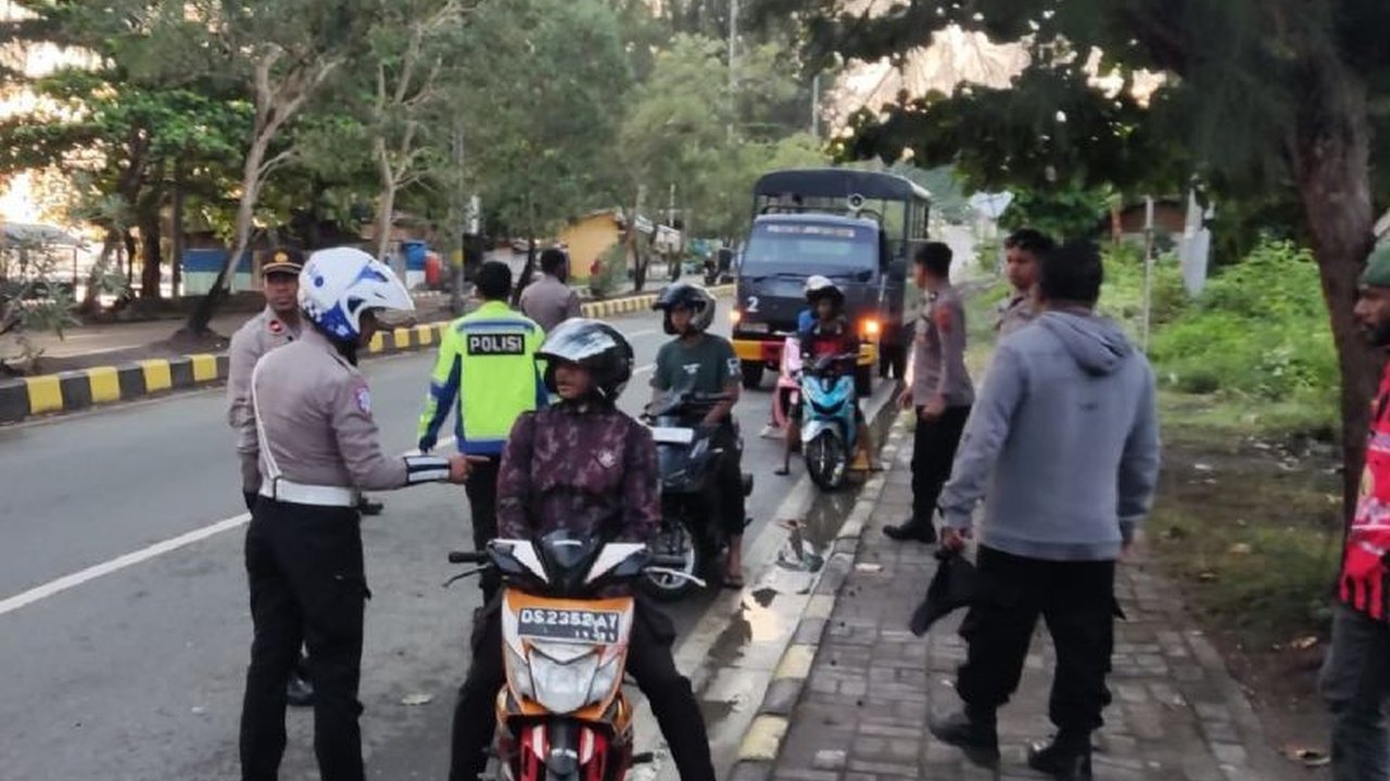 Polresta Jayapura Kota intensifkan patroli untuk cegah balap liar yang kerap terjadi usai Shalat Subuh selama Ramadan 1447 H, demi menjaga kamseltibcarlantas di wilayah hukumnya.