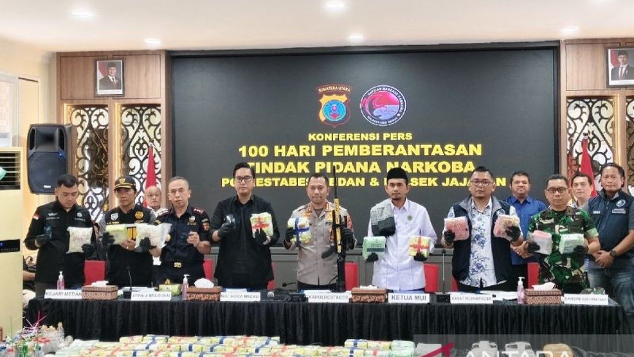 Polrestabes Medan menunjukkan komitmen kuat dalam pemberantasan narkoba dengan menangkap 718 tersangka dari 526 kasus selama 100 hari kerja, menyita barang bukti signifikan yang sejalan dengan program Astacita Presiden Prabowo Subianto.