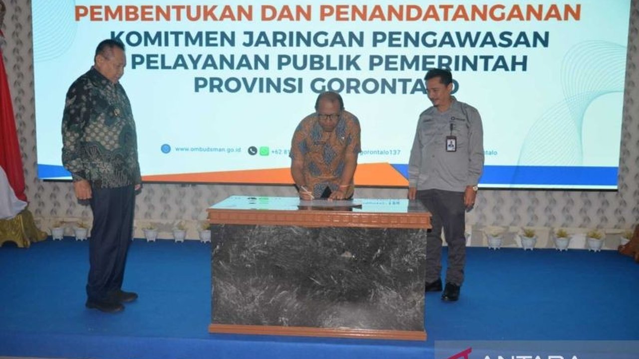 Gubernur Gorontalo Gusnar Ismail menggandeng Ombudsman RI untuk meningkatkan kualitas pelayanan publik di daerahnya, menekankan pentingnya responsivitas birokrasi dan akuntabilitas.