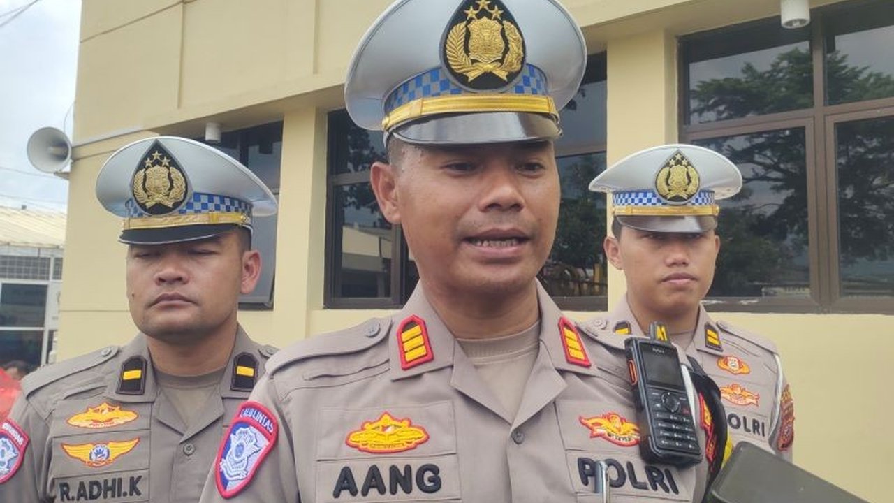 Polres Cianjur menempatkan tim pengurai macet di berbagai titik rawan kepadatan arus lalu lintas selama bulan puasa, khususnya menjelang waktu berbuka puasa, untuk memastikan kelancaran dan kenyamanan masyarakat.