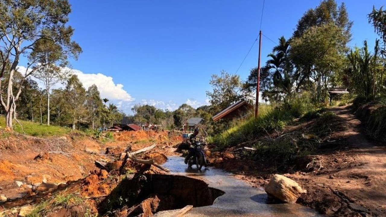 Akses Jalan Bener Meriah yang sempat terputus akibat bencana Sumatra kini telah pulih hingga 70 persen, namun sejumlah tantangan perbaikan masih membayangi.