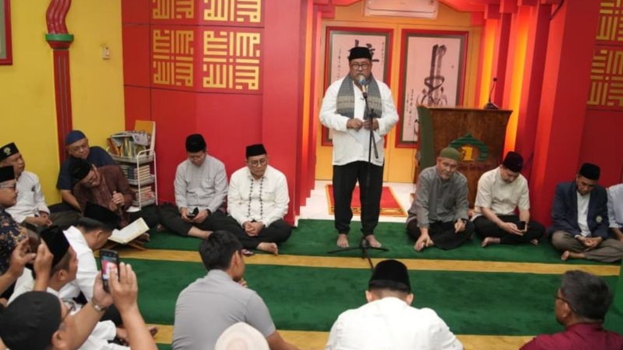 Wakil Gubernur DKI Jakarta Rano Karno mengagumi keunikan arsitektur Tionghoa Masjid Lautze. Ia juga menyoroti semangat inklusivitas Haji Karim Oei sebagai teladan bagi warga Jakarta.