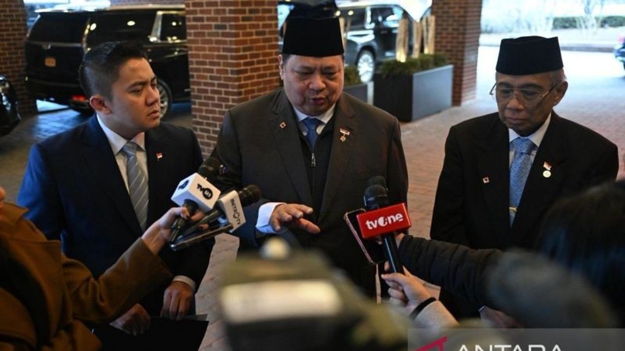 Presiden Prabowo Subianto menginstruksikan jajarannya untuk mengkaji secara menyeluruh Dampak Pembatalan Tarif Trump oleh Mahkamah Agung AS, memastikan kesiapan Indonesia menghadapi skenario global.