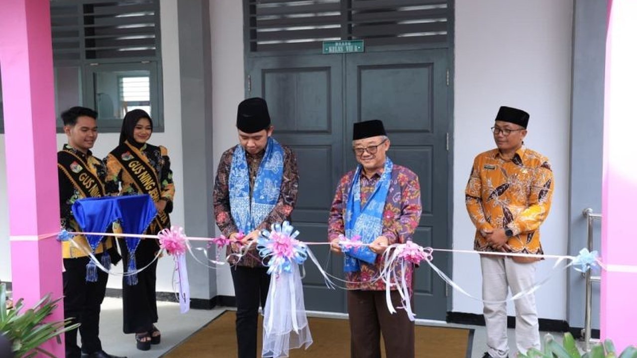 Kementerian Pendidikan Dasar dan Menengah (Kemendikdasmen) mengajukan tambahan anggaran untuk revitalisasi sekolah sebanyak 60 ribu gedung pada tahun 2026, mempercepat upaya peningkatan mutu pendidikan nasional.