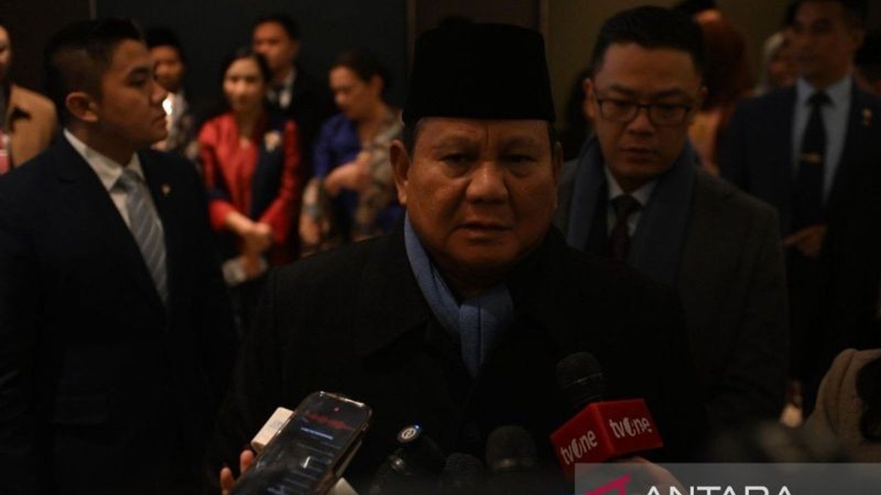 Presiden Prabowo Subianto menegaskan Indonesia menghormati politik dalam negeri Amerika Serikat dan siap menghadapi segala kemungkinan setelah Mahkamah Agung AS membatalkan kebijakan tarif Trump, meskipun Trump kemudian mengumumkan tarif impor 10 persen.