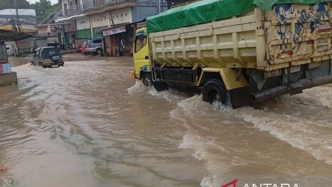 BMKG mengeluarkan peringatan dini potensi hujan lebat Kaltim selama tiga hari ke depan, menyusul banjir di Samarinda, dan meminta warga waspada terhadap dampak yang mungkin terjadi.