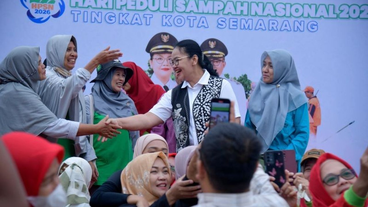 Pemkot Semarang menginisiasi gerakan Bersih Sungai Jaten di Banyumanik, libatkan berbagai pihak atasi sampah dan cegah banjir. Aksi ini dorong perubahan perilaku masyarakat dalam kelola sampah.