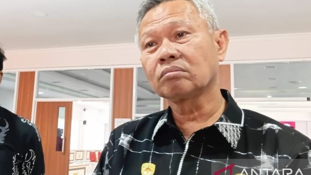 Bupati Sigi Moh Rizal Intjenae masih menanti hasil uji laboratorium terkait dugaan pencemaran Sungai Sopu Sigi oleh bahan berbahaya. Publik menantikan kejelasan kondisi air sungai yang vital ini.