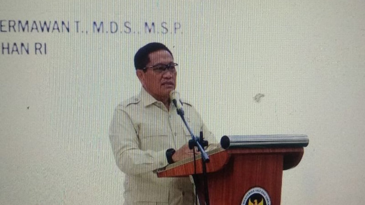 Wakil Menteri Pertahanan Donny Ermawan menekankan pentingnya Penguatan Pertahanan Negara ASN lingkup Pemprov Sulsel melalui pembekalan wawasan kebangsaan dan semangat bela negara.