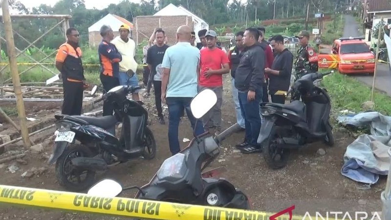 Polres Sumedang tengah menyelidiki intensif kasus pembunuhan Sumedang seorang pria di Girimukti yang tewas usai transaksi COD handphone, memicu pertanyaan besar tentang motif di baliknya.