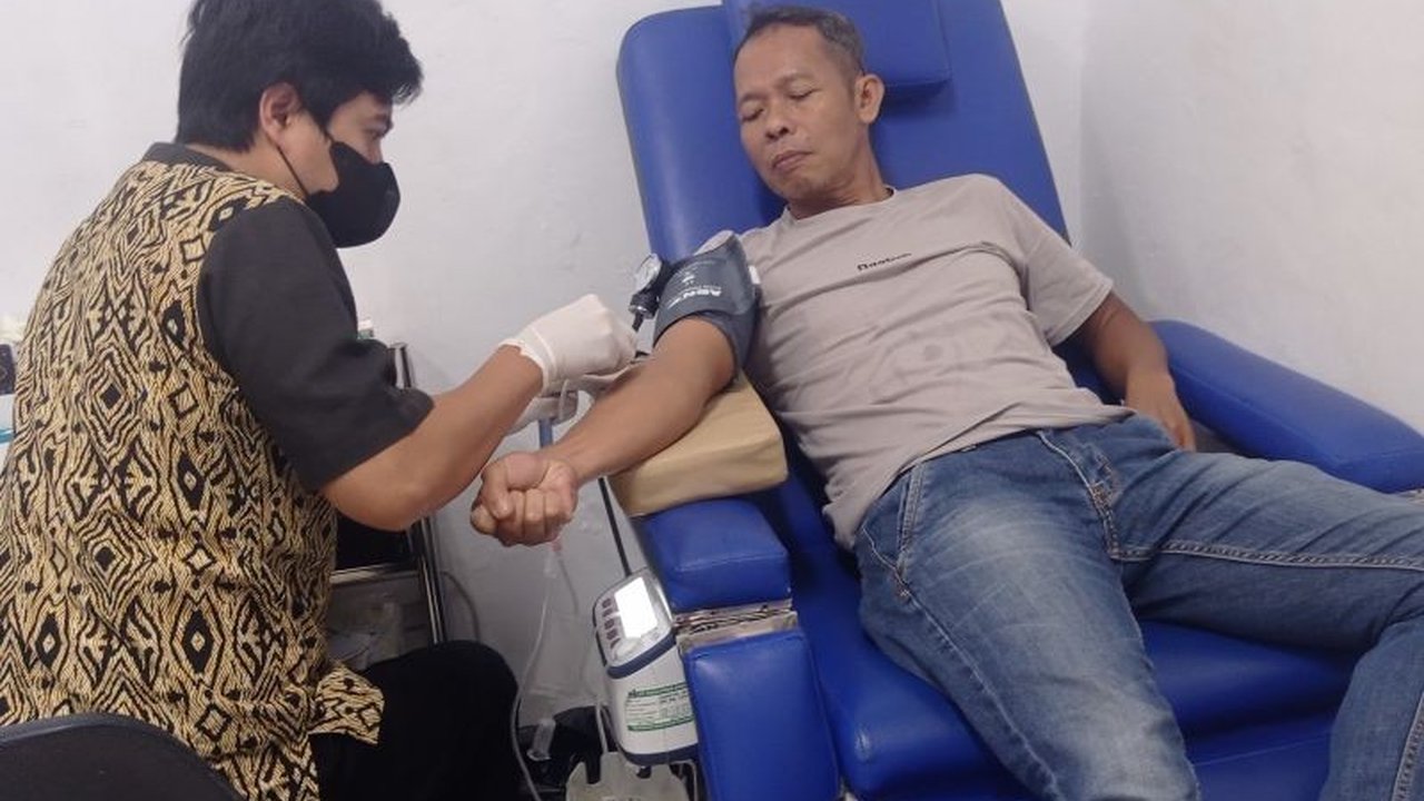 Unit Transfusi Darah Palang Merah Indonesia (UTD-PMI) Kabupaten Lebak memastikan stok darah aman selama Ramadhan dengan 300 kantung, cukup untuk tiga pekan ke depan, guna memenuhi kebutuhan pasien rumah sakit.