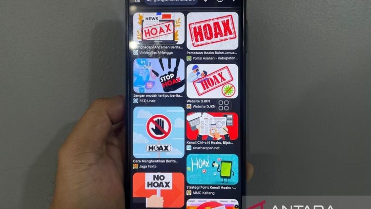 Anggota DPRD Jabar Ika Siti Rahmatika mengajak pemuda Kuningan untuk membiasakan sikap kritis guna memperkuat literasi digital tangkal hoaks yang berpotensi memecah belah masyarakat.