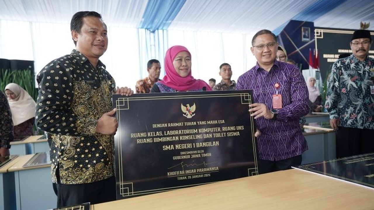 Melalui program Jatim Cerdas, Pemerintah Provinsi Jawa Timur berkomitmen penuh mewujudkan pendidikan berkualitas, merata, dan berdampak bagi seluruh siswa menuju Indonesia Emas 2045.
