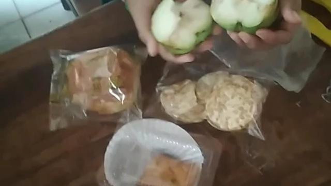 Menu MBG di salah satu sekolah di Tuban (Foto: Ahmad Adirin/Liputan6.com)