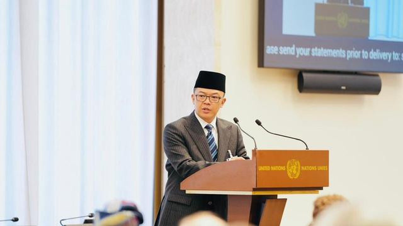 Menteri Luar Negeri Republik Indonesia (Menlu RI) Sugiono saat berpidato dalam High-Level Segment of the Conference on Disarmament di Jenewa, Swiss, pada Senin (23/2/2026). (Dok. Kemlu RI)