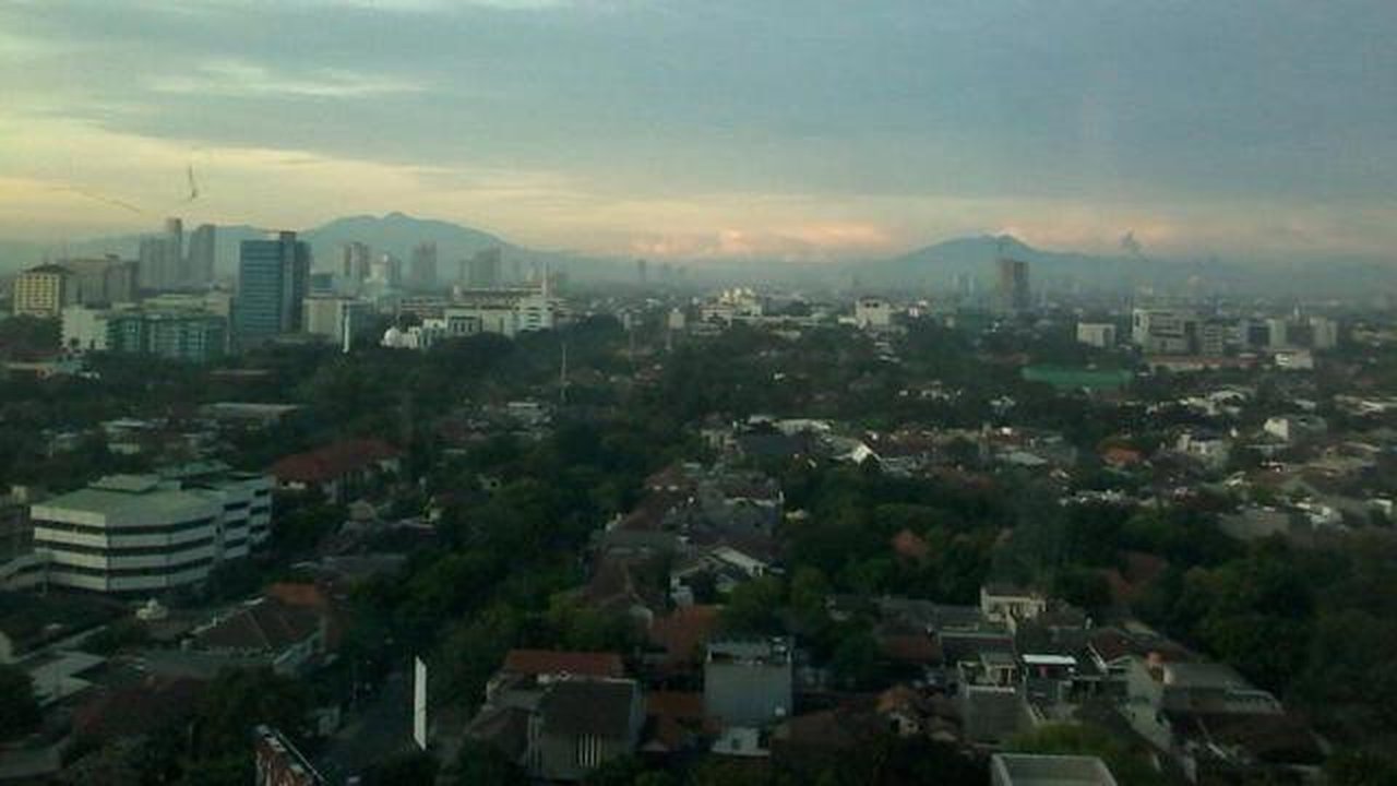 Cuaca Jakarta Berawan (Liputan6.com/Devira Prastiwi)