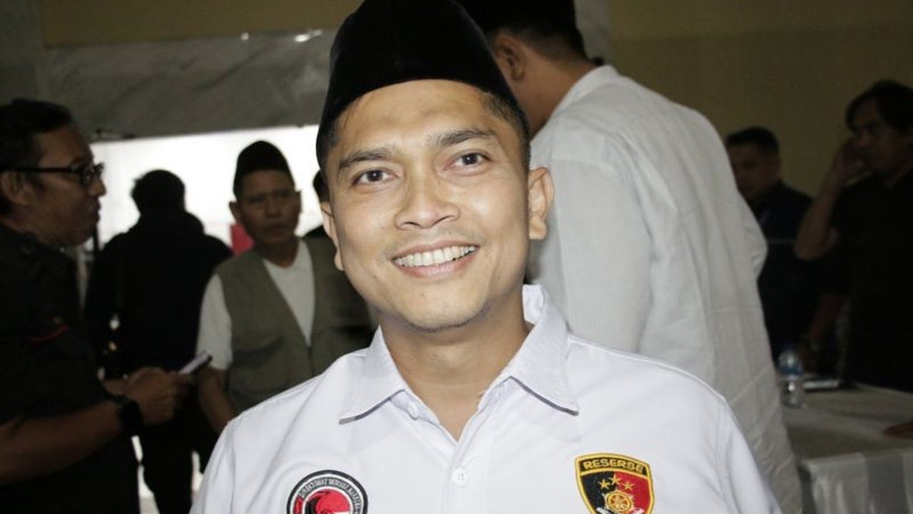 Polres Bima berhasil membongkar sindikat narkoba jenis sabu yang dikendalikan dari Lapas Dompu, mengamankan 266,25 gram sabu serta tiga tersangka termasuk mahasiswa dan ibu rumah tangga.