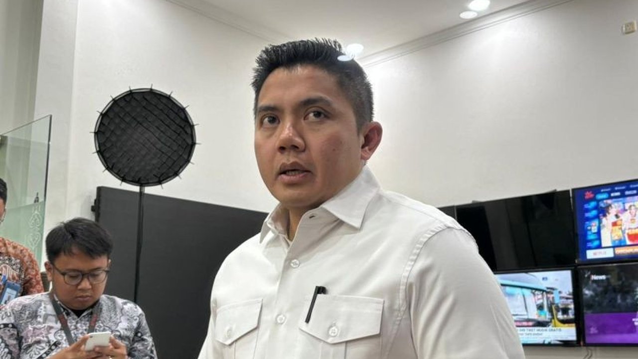 Presiden Prabowo Subianto langsung memimpin rapat terbatas di Kertanegara setelah menuntaskan lawatan global, mengulas beragam capaian diplomasi Indonesia dan hasil penting dari kunjungannya.