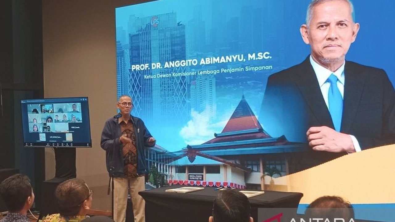 Lembaga Penjamin Simpanan (LPS) dan Universitas Gadjah Mada (UGM) menjalin kerja sama strategis untuk mengembangkan talenta sektor keuangan, membuka peluang riset, magang, dan beasiswa guna memperkuat sektor finansial nasional.
