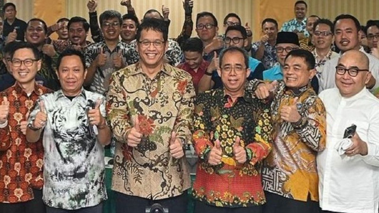 Industri hasil tembakau (IHT) mendesak Menteri Keuangan Purbaya Yudhi Sadewa untuk segera menerapkan tarif cukai rokok khusus guna mendorong legalitas dan meningkatkan penerimaan negara secara berkelanjutan.