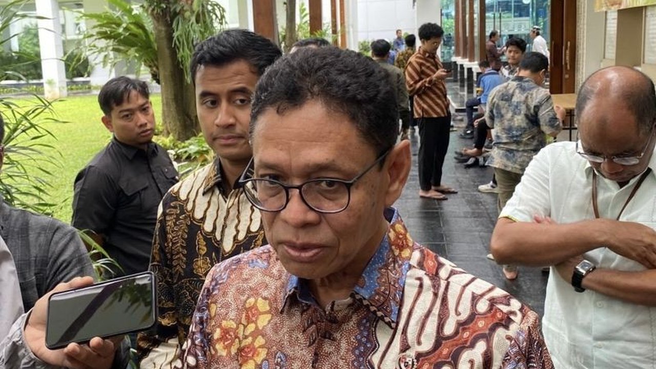 Kementerian ESDM berupaya keras agar panel surya buatan Indonesia terhindar dari kenaikan drastis tarif impor AS, menyusul kebijakan baru yang memicu kekhawatiran industri dalam negeri dan potensi dampak pada Tarif Panel Surya AS.