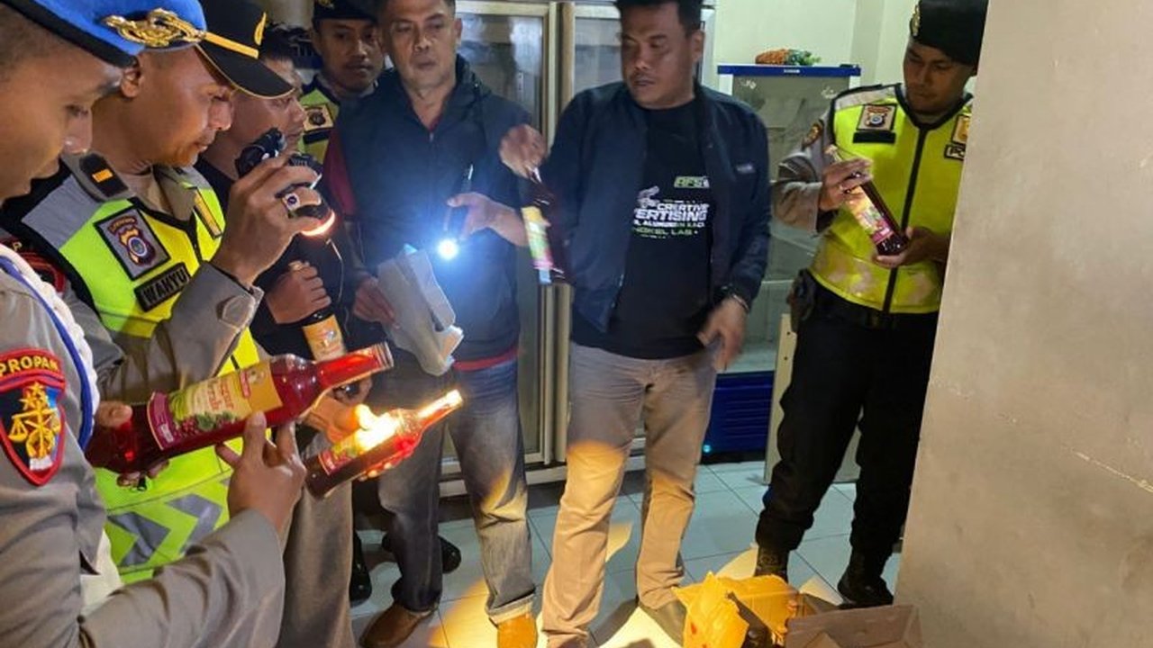 Polres Bantul berhasil menyita 72 botol minuman keras ilegal dari sebuah gerai di Banguntapan, menindaklanjuti keresahan masyarakat dan komitmen menciptakan kamtibmas kondusif.