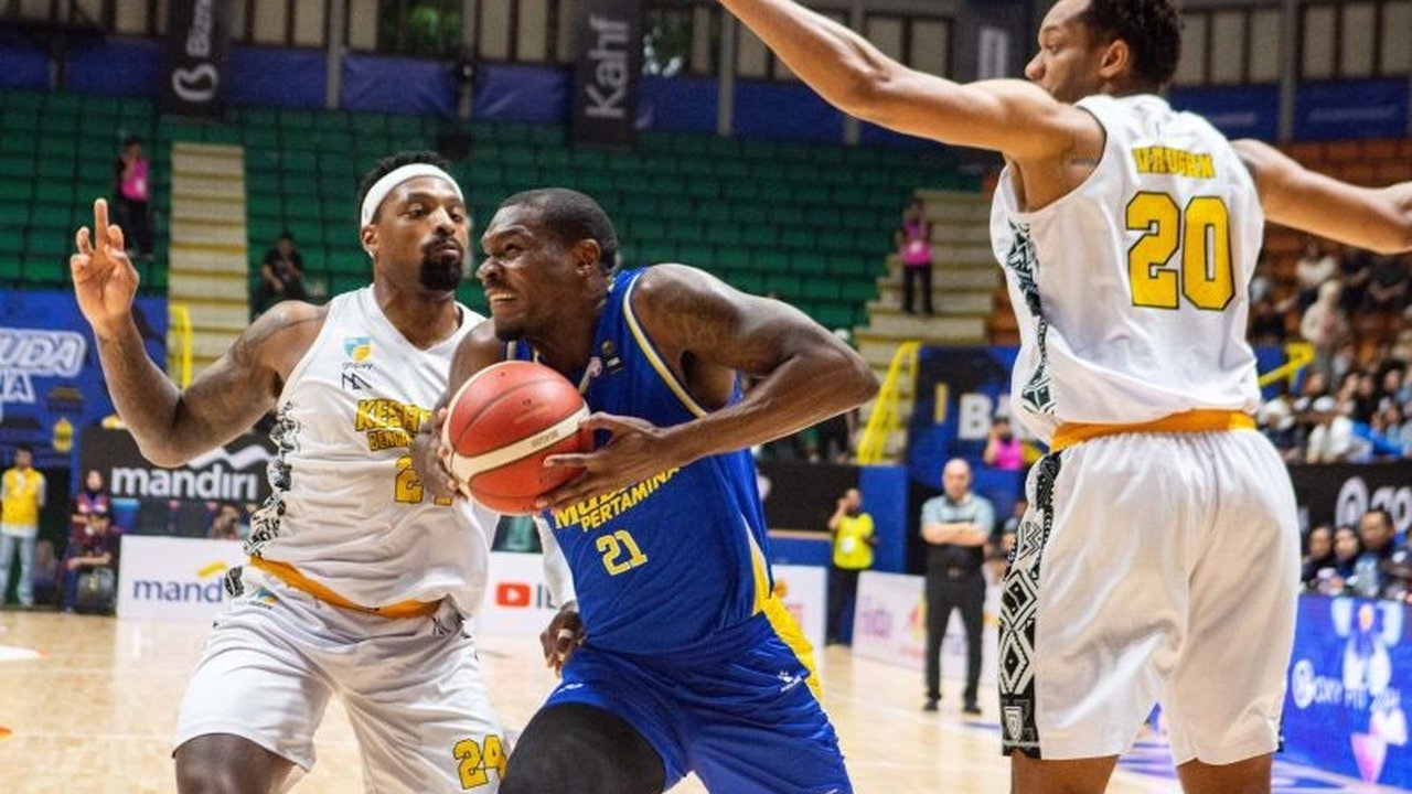 Kentrell Barkley IBL 2026 tampil perkasa! Usai cedera panjang, ia kini memimpin klasemen rebound paruh musim, membuktikan dominasinya di lapangan. Simak detail kebangkitannya.