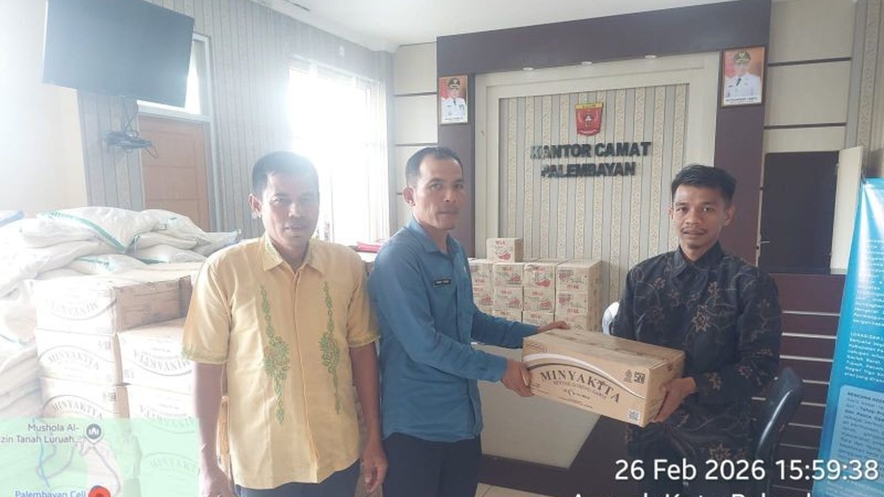 Pemerintah Kabupaten Agam melalui Dinas Sosial menyalurkan 4.192 paket sembako kepada penyintas bencana di 16 kecamatan, memastikan kebutuhan dasar terpenuhi pascabencana.