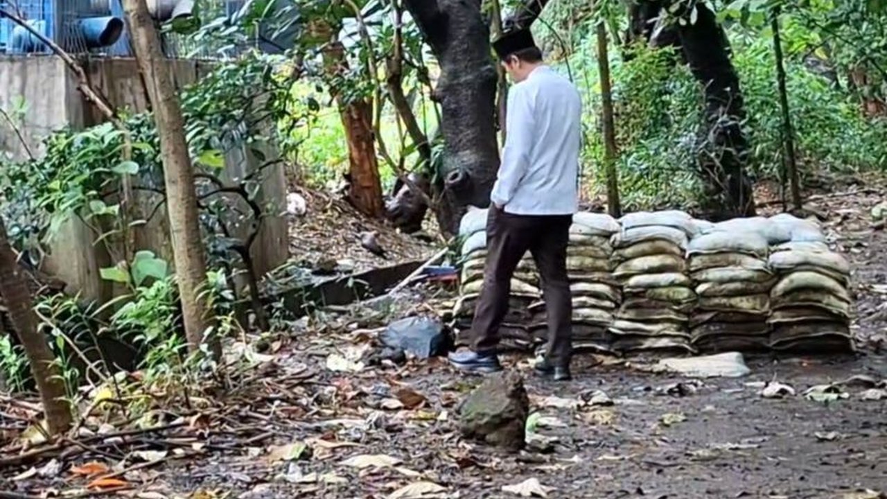 Pemerintah Kota Jakarta Timur mengambil langkah proaktif untuk meningkatkan keamanan dan kenyamanan di Taman Kota Cawang, termasuk penopingan pohon dan penambahan penerangan. Upaya ini merupakan respons terhadap masukan masyarakat dan insiden kerawanan, m