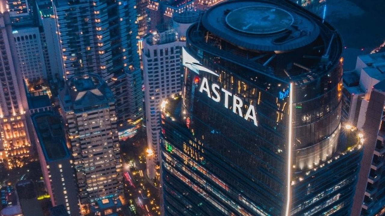 PT Astra International Tbk (ASII) mencatat Pendapatan Astra International 2025 sedikit menurun akibat faktor eksternal. Simak strategi perseroan menghadapi tantangan pasar ke depan dan rencana dividen menarik.