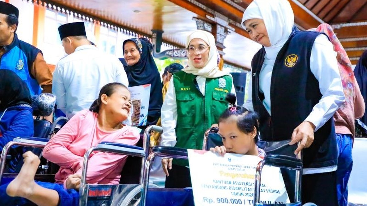 Gubernur Jawa Timur Khofifah Indar Parawansa menyatakan optimisme bahwa penyaluran bantuan sosial (bansos) di Kabupaten Mojokerto senilai Rp5,008 miliar akan mempercepat pengentasan kemiskinan dan mengurangi ketimpangan sosial.